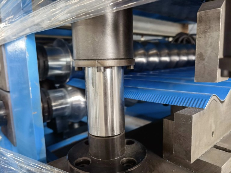 Cuchilla de corte de acero Cr12MoV para máquina perfiladora de láminas de techo corrugado