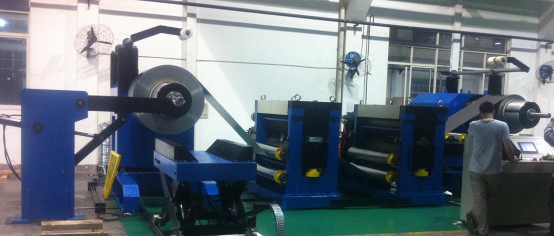 linha de máquinas de estampagem em metal