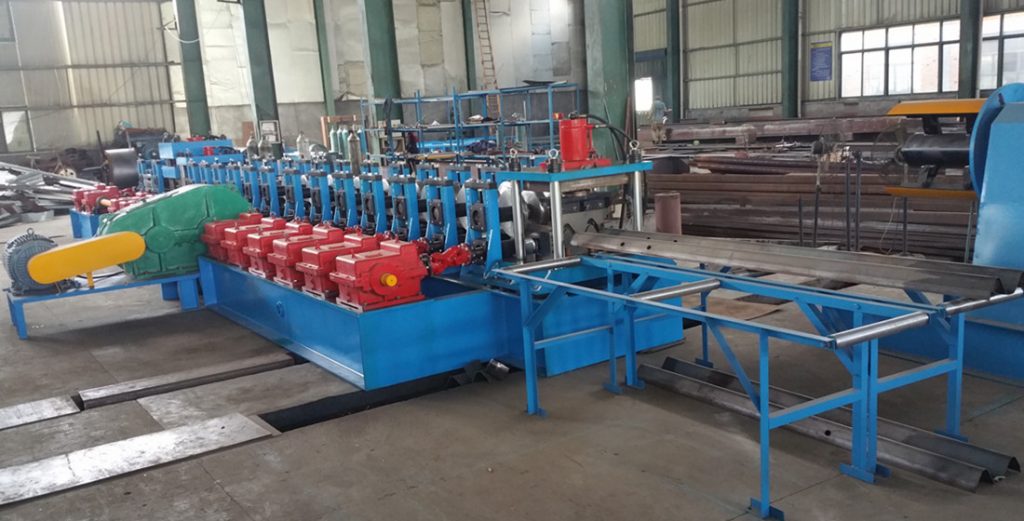 crash barrier cold roll forming machine