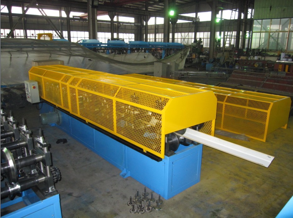 formadora de rodillos de recorte único