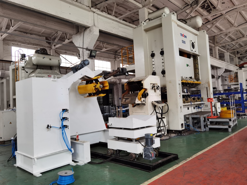 Pengumpan Pelurus Uncoiler 3 penyamarataan dan pemandu uncoiler