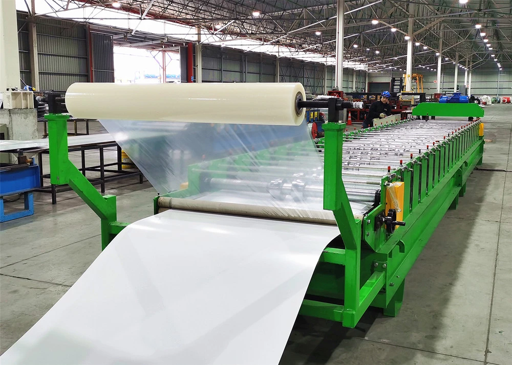 Máquina de perfilagem para revestimento de telhados e paredes com nervuras trapezoidais