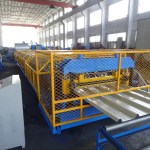 Formador de rodillos con perfil de nervadura de caja