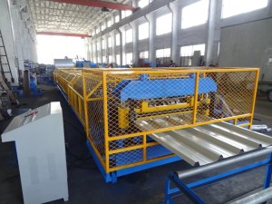 Профилированный валковый формовочный станок с коробчатым ребром