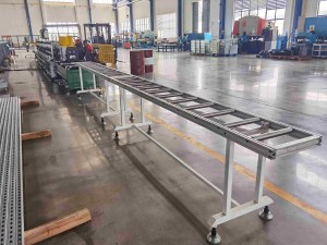 mesin membentuk gulung saluran topang solar